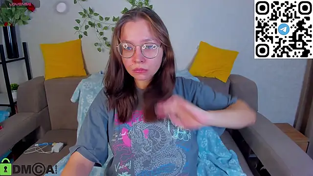 Snapshot of Nuura_Moore chatting on 2, 12, 2025 Nuura Moore online show from 2, 12, 2025