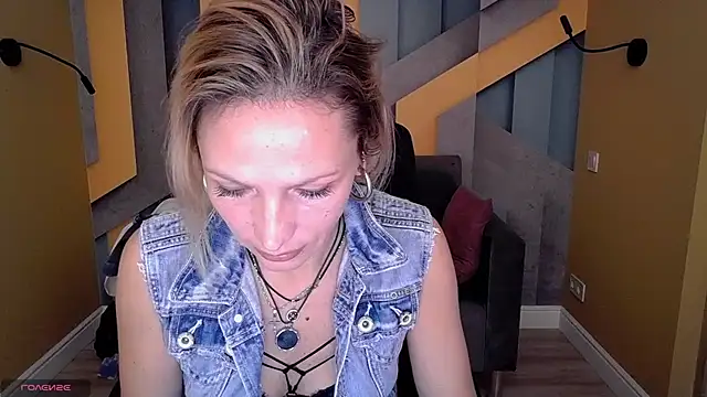 AlinaMoor online show from 29, 10, 2025