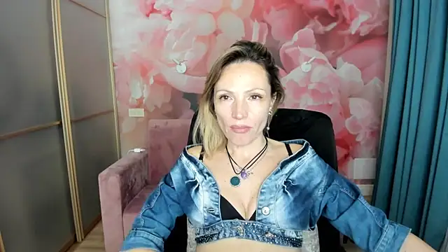 Snapshot of AlinaMoor chatting on 26, 3, 2026 AlinaMoor online show from 26, 3, 2026