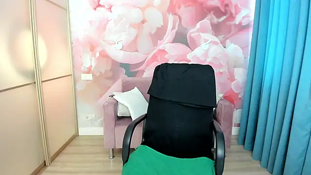 Snapshot of AlinaMoor chatting on 27, 3, 2026 AlinaMoor online show from 27, 3, 2026