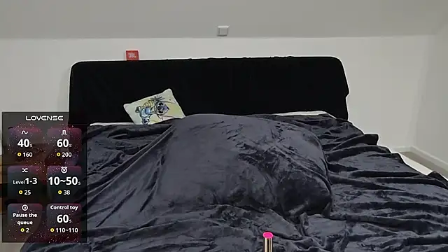 Snapshot of JulX_Devot chatting on 6, 1, 2026 JulX Devot online show from 6, 1, 2026