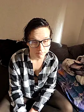 Snapshot of Lenalove02 chatting on 29, 10, 2025 Lenalove02 online show from 29, 10, 2025