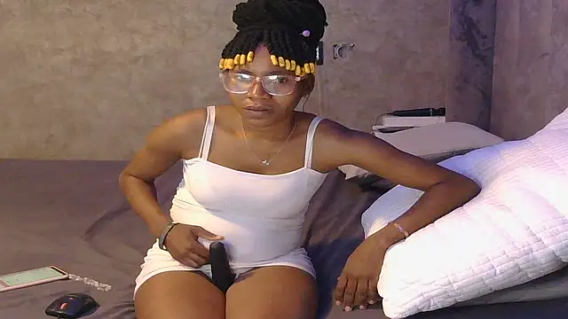 petite queenx online show from 24, 10, 2025
