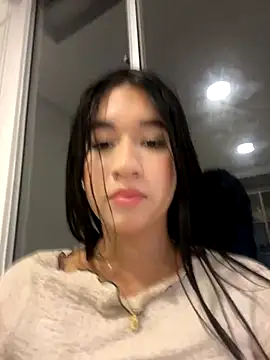 Snapshot of emi_star chatting on 10, 10, 2025 emi star online show from 10, 10, 2025