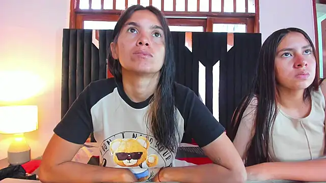 Sofy and Mia online show from 29, 10, 2025