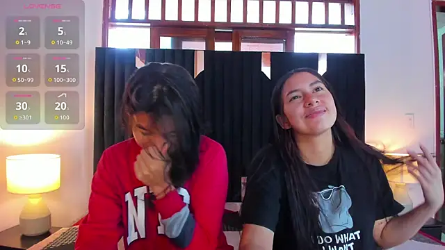 Sofy and Mia online show from 11, 11, 2025