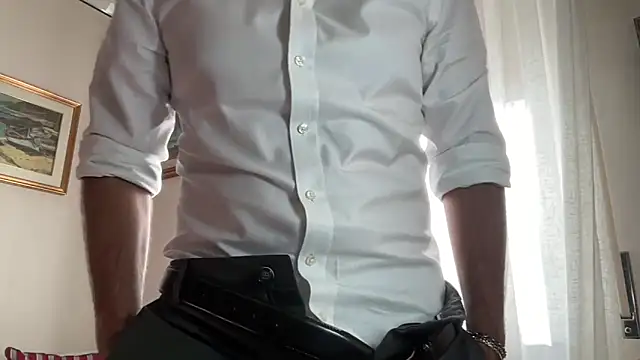 Snapshot of MarioDragon101_ chatting on 15, 10, 2025 MarioDragon101  online show from 15, 10, 2025