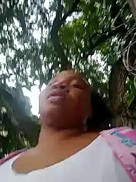 Snapshot of Bigasshott_ chatting on 13, 11, 2025 Bigasshott online show from 13, 11, 2025