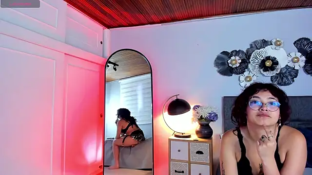 Snapshot of sunny_maya_ chatting on 9, 10, 2025 sunny maya  online show from 9, 10, 2025