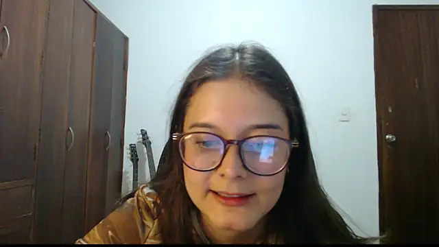 CarlaLorez online show from 6, 3, 2026