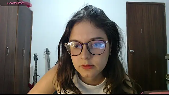 Snapshot of CarlaLorez chatting on 23, 4, 2026 CarlaLorez online show from 23, 4, 2026