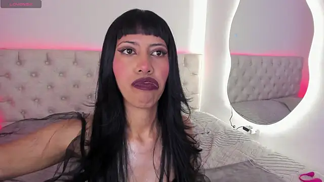 Snapshot of Nina_fox_0691 chatting on 13, 11, 2025 Nina fox 0691 online show from 13, 11, 2025