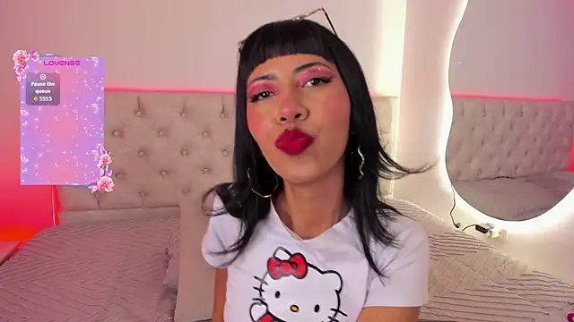 Snapshot of Nina_fox_0691 chatting on 15, 11, 2025 Nina fox 0691 online show from 15, 11, 2025