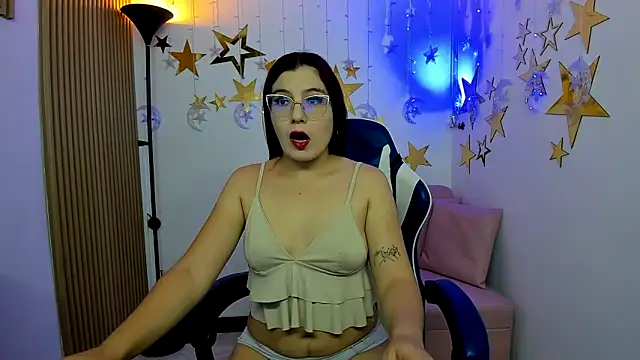 Snapshot of allison_mc chatting on 2, 11, 2025 allison mc online show from 2, 11, 2025