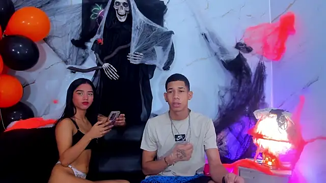 Snapshot of Little_nicoll chatting on 2, 11, 2025 Little nicoll online show from 2, 11, 2025