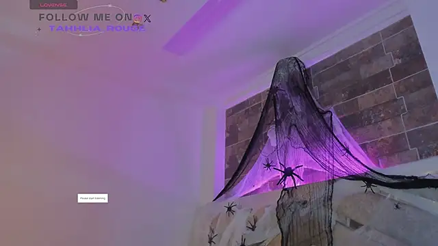 tahhlia rouge online show from 27, 10, 2025