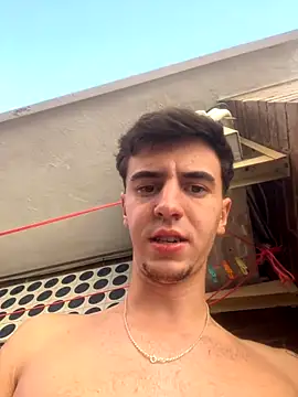 Snapshot of suarezz_ chatting on 13, 10, 2025 suarezz  online show from 13, 10, 2025