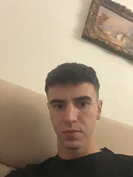 Snapshot of suarezz_ chatting on 27, 10, 2025 suarezz  online show from 27, 10, 2025