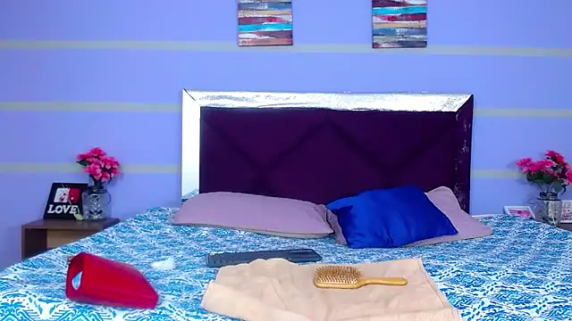 Snapshot of LizzyGrey_ chatting on 9, 10, 2025 LizzyGrey online show from 9, 10, 2025