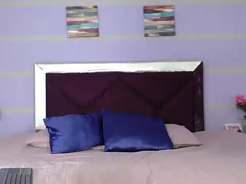 Snapshot of LizzyGrey_ chatting on 20, 10, 2025 LizzyGrey online show from 20, 10, 2025