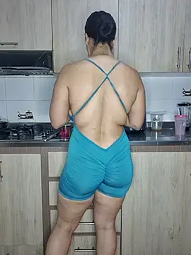 karla-bruni online show from 28, 10, 2025