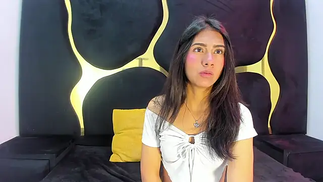 Snapshot of Mia_clark18 chatting on 8, 11, 2025 Mia clark18 online show from 8, 11, 2025