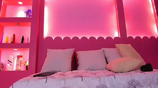 Snapshot of Elena_Kink chatting on 23, 4, 2026 Elena Kink online show from 23, 4, 2026
