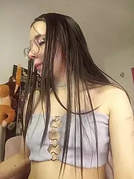 Snapshot of Brugmansia_ chatting on 9, 4, 2026 Brugmansia online show from 9, 4, 2026