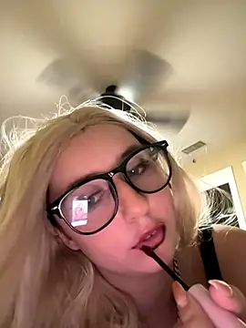 tiffanyxoxo515 online show from 12, 10, 2025