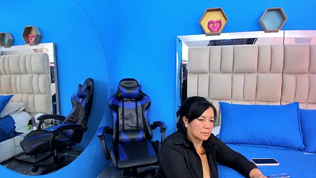Snapshot of tania_reyes_ chatting on 11, 10, 2025 tania reyes  online show from 11, 10, 2025