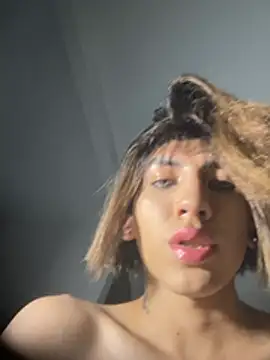 Snapshot of SiaraRealist chatting on 15, 3, 2026 SiaraRealist online show from 15, 3, 2026