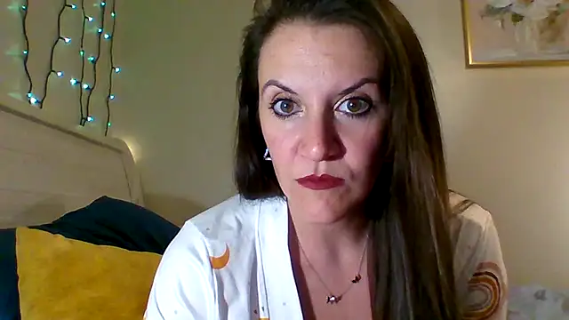 easy briezy online show from 5, 11, 2025