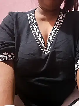 Snapshot of janu-janvi chatting on 9, 11, 2025 janu-janvi online show from 9, 11, 2025