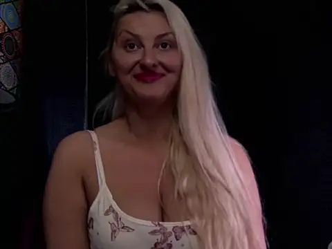 LeticiaReys online show from 20, 4, 2026