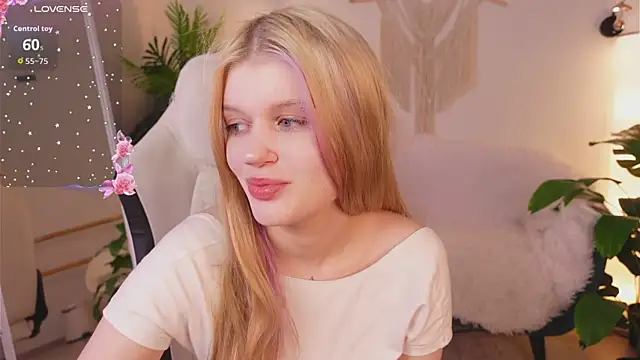 Snapshot of Any_mo0n chatting on 3, 12, 2025 Any mo0n online show from 3, 12, 2025