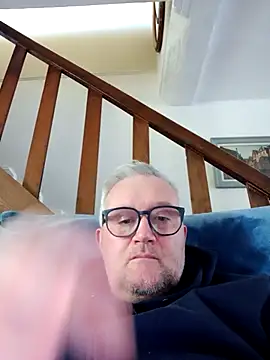 Snapshot of macdut67 chatting on 13, 10, 2025 macdut67 online show from 13, 10, 2025