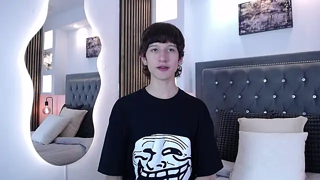 Emo Boy  online show from 6, 3, 2026