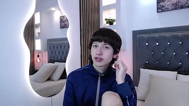 Emo Boy  online show from 30, 3, 2026