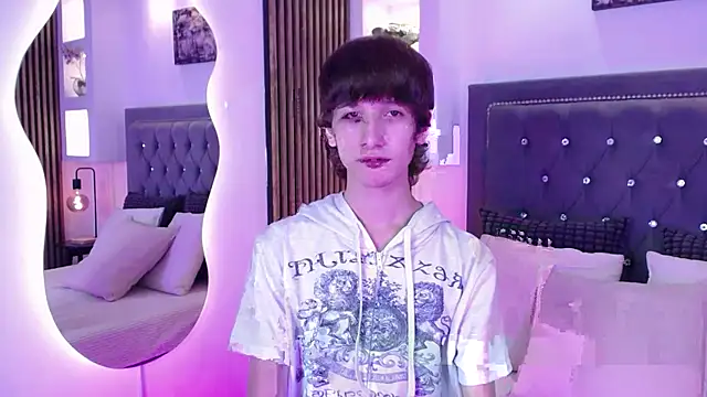 Snapshot of Emo_Boy_ chatting on 23, 4, 2026 Emo Boy online show from 23, 4, 2026