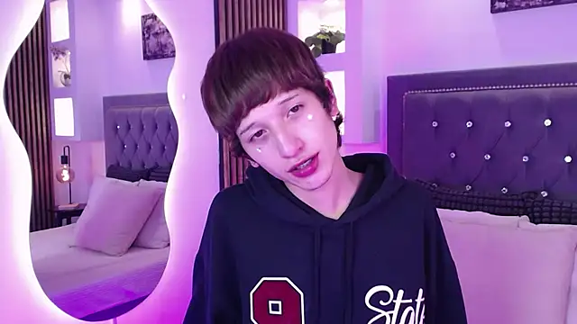 Snapshot of Emo_Boy_ chatting on 4, 5, 2026 Emo Boy online show from 4, 5, 2026