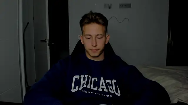 Snapshot of find0m_master chatting on 3, 3, 2026 find0m master online show from 3, 3, 2026