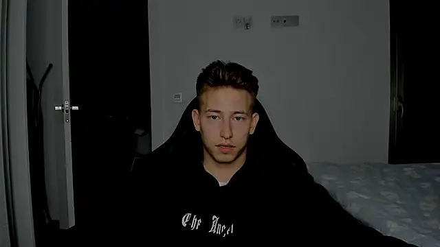 Snapshot of find0m_master chatting on 8, 4, 2026 find0m master online show from 8, 4, 2026