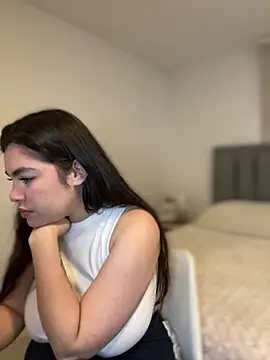 Isabella LaRue online show from 26, 3, 2026