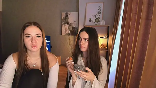 MayaGlow online show from 1, 12, 2025