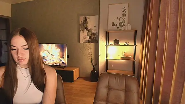 MayaGlow online show from 5, 12, 2025