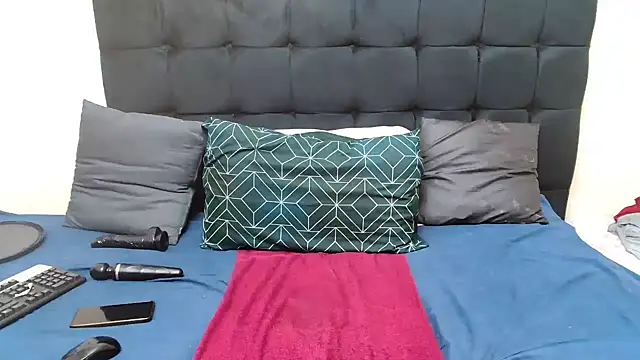 Snapshot of CaramelBootty chatting on 18, 2, 2026 CaramelBootty online show from 18, 2, 2026