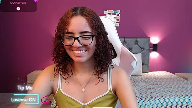 Snapshot of Dulcee_Gaby chatting on 29, 3, 2026 Dulcee Gaby online show from 29, 3, 2026