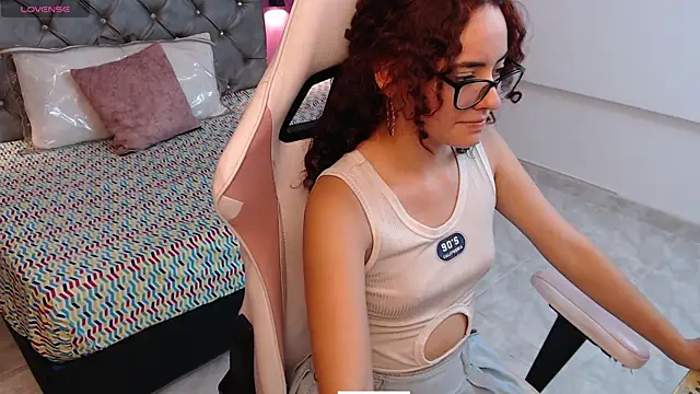 Snapshot of Dulcee_Gaby chatting on 13, 4, 2026 Dulcee Gaby online show from 13, 4, 2026