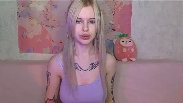 Snapshot of HoneyGold_ chatting on 14, 12, 2025 HoneyGold online show from 14, 12, 2025