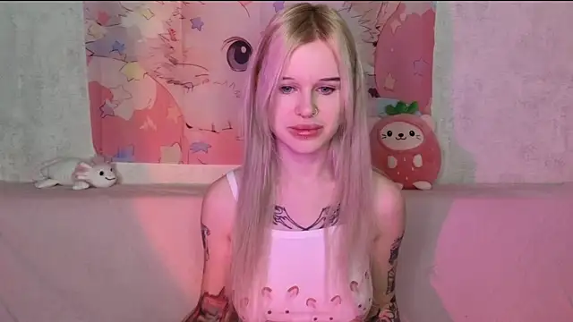 Snapshot of HoneyGold_ chatting on 23, 12, 2025 HoneyGold online show from 23, 12, 2025